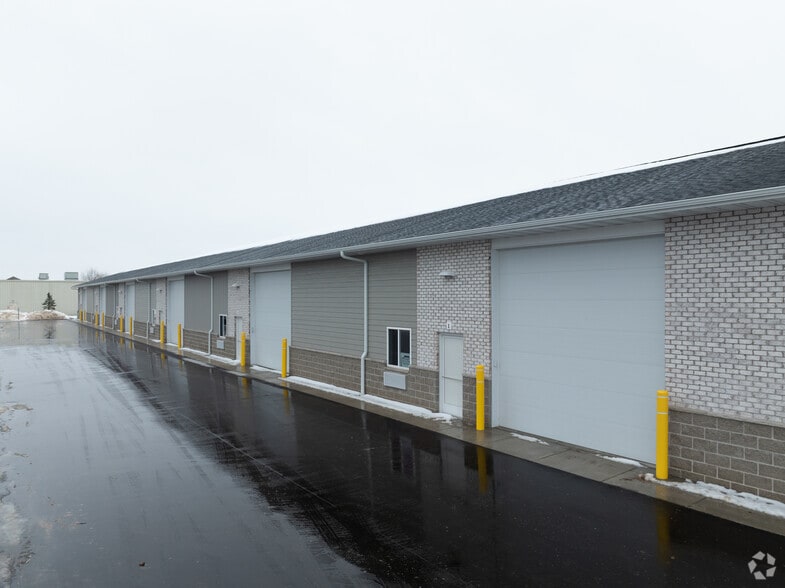 1405 Enterprise Dr, De Pere, WI for lease - Building Photo - Image 3 of 5