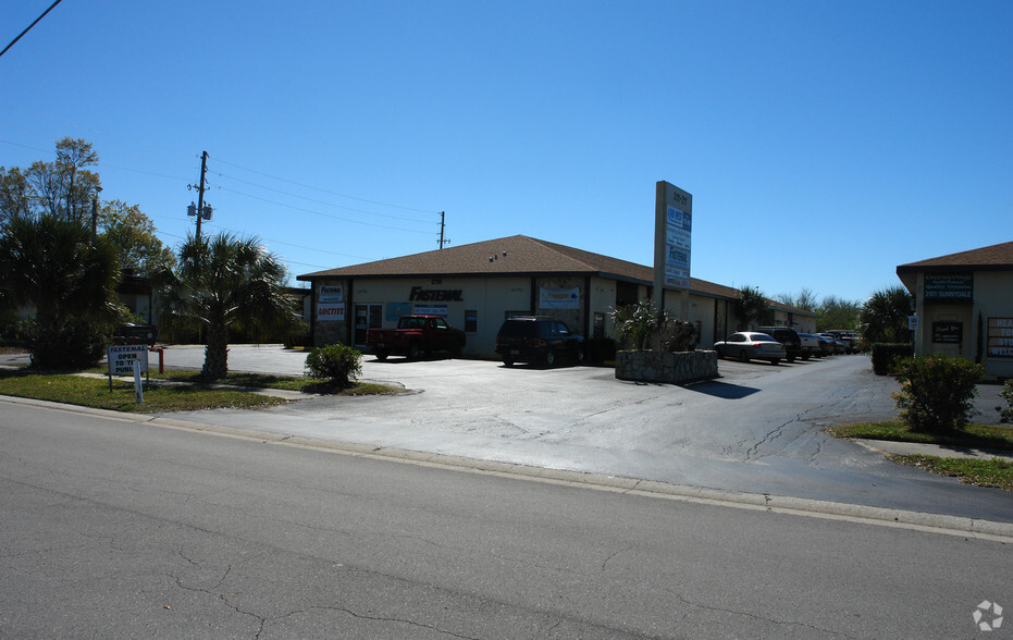 2101-2111 Sunnydale Blvd, Clearwater, FL for lease - Primary Photo - Image 1 of 34