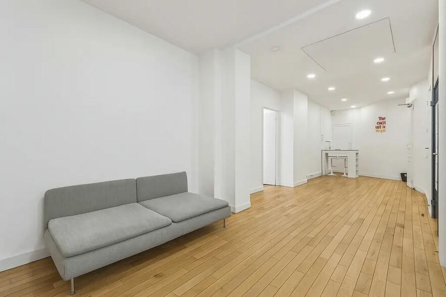 Bureau dans Paris à louer - Photo du bâtiment - Image 3 de 8