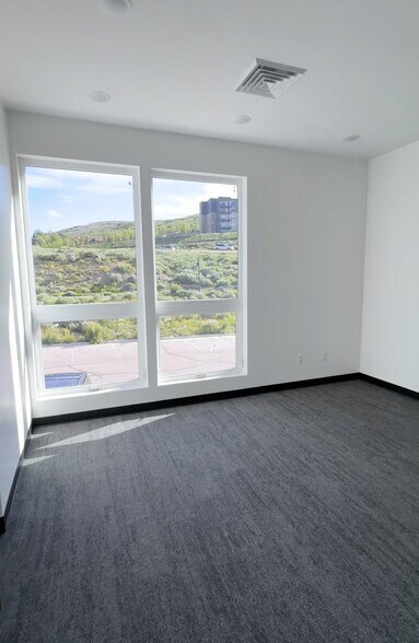 1048-1056 W Wasatch Spring Rd, Kamas, UT à louer - Photo intérieure - Image 3 de 3