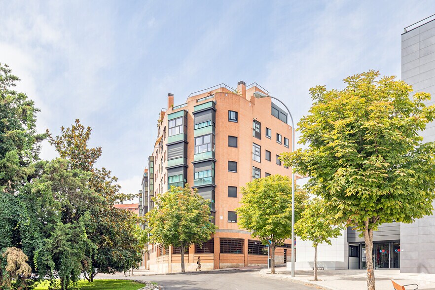 Avenida Camilo Jose Cela, 33, Madrid, Madrid for lease - Building Photo - Image 2 of 2