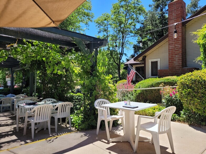 2224 Main St, Julian, CA à vendre - Photo du bâtiment - Image 3 de 8