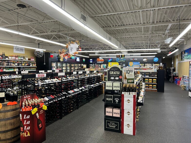 5 Eastern Steel Rd, Milford, CT à vendre - Photo du bâtiment - Image 3 de 11