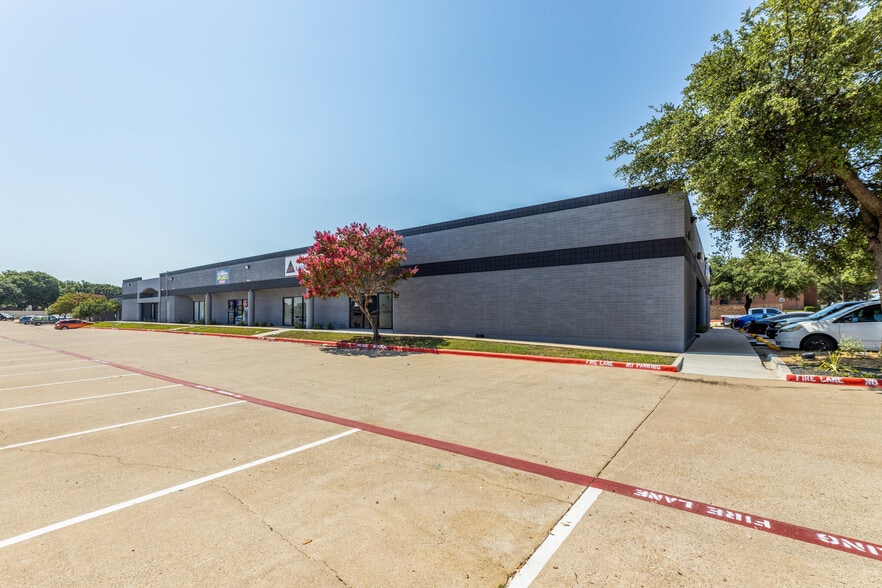 City Line Business Center portfolio of 2 properties for sale on LoopNet.ca - Building Photo - Image 2 of 13