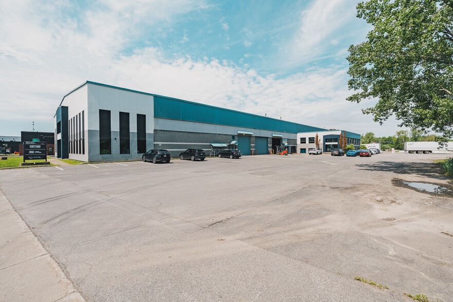 9055 Boul Henri-Bourassa E, Montréal, QC à louer - Photo du bâtiment - Image 3 de 9