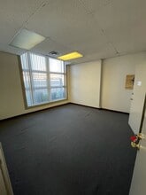 2425 N Meridian St, Indianapolis, IN for lease Interior Photo- Image 1 of 5