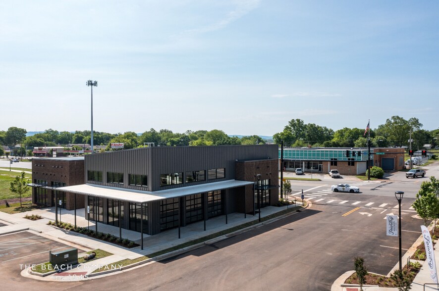 3700 Governors Dr SW, Huntsville, AL à louer - Photo du bâtiment - Image 1 de 3