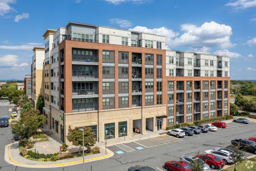 42775 Generation Dr, Ashburn, VA à louer - Photo du bâtiment - Image 1 de 29