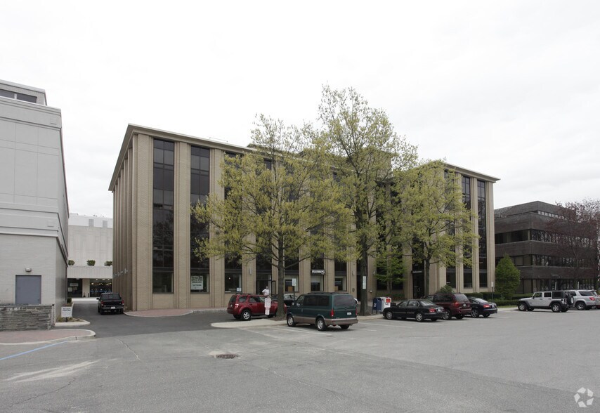 1122 Franklin Ave, Garden City, NY for lease - Building Photo - Image 2 of 9