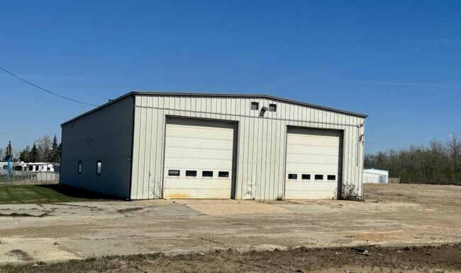 Plus de détails pour 5903 44A St, Leduc, AB - Industriel à vendre