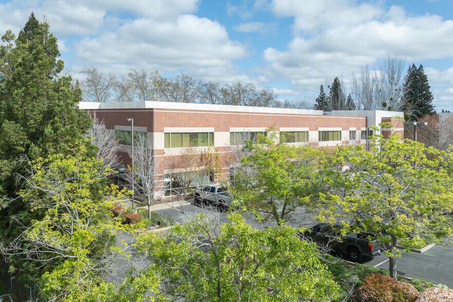 2356 Gold Meadow Way, Gold River, CA à vendre - Photo principale - Image 1 de 9