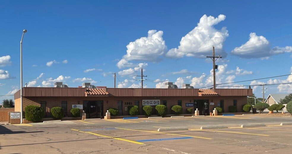 3965 E Foothhills Dr, Sierra Vista, AZ à louer - Photo du bâtiment - Image 2 de 13