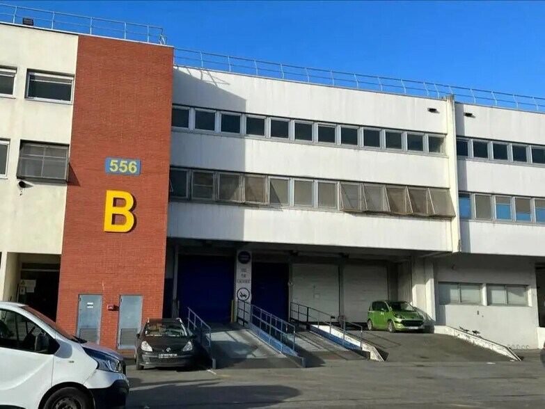 Bureau dans Saint-Ouen-sur-Seine à louer - Photo du bâtiment - Image 3 de 3