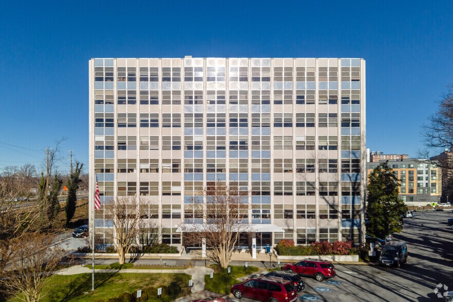 8555 16th St, Silver Spring, MD à louer - Photo du bâtiment - Image 3 de 6