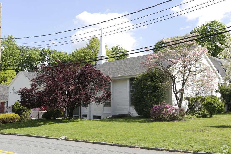 31 Lynn St, Harrington Park, NJ à louer - Photo principale - Image 1 de 17