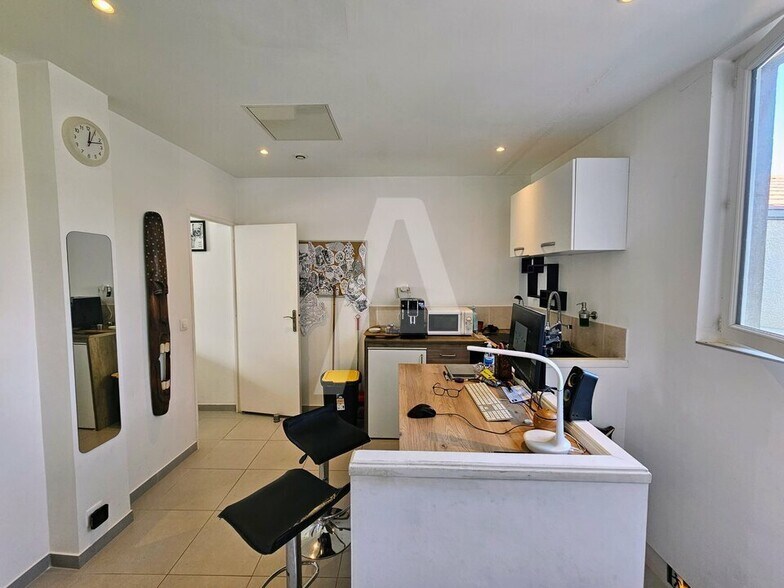 2 Rue Du Val D'Orsay, Orsay for sale - Interior Photo - Image 3 of 6