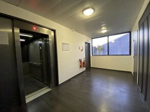 Office in Ivry-sur-Seine for lease Interior Photo- Image 2 of 4