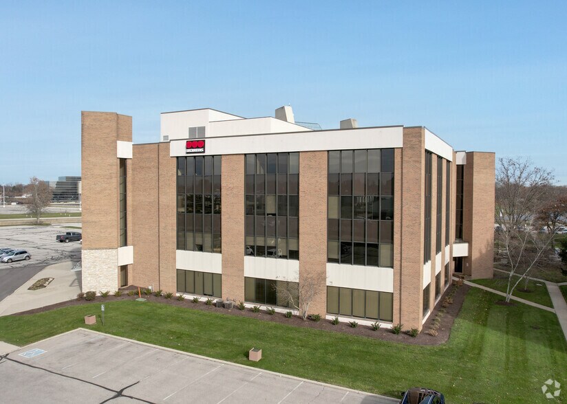 9101 N Wesleyan Rd, Indianapolis, IN à louer - Photo du bâtiment - Image 2 de 10