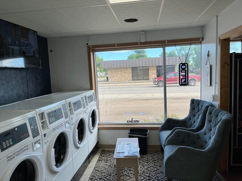 19 5th Ave E, Lisbon, ND à vendre - Photo intérieure - Image 3 de 5