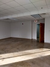 605 W Main St, Carrboro, NC à louer Photo intérieure- Image 2 de 2