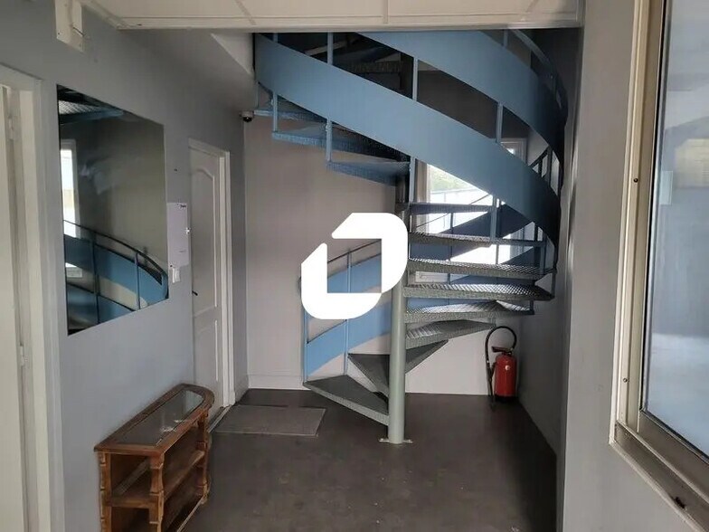 Flex in Bègles for lease - Interior Photo - Image 2 of 10