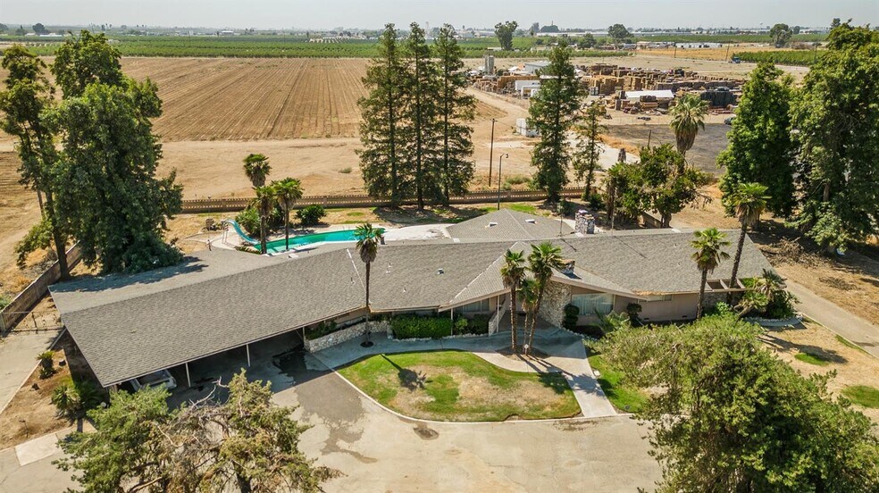 5254 E Jensen Ave, Fresno, CA à vendre - Photo du bâtiment - Image 3 de 16