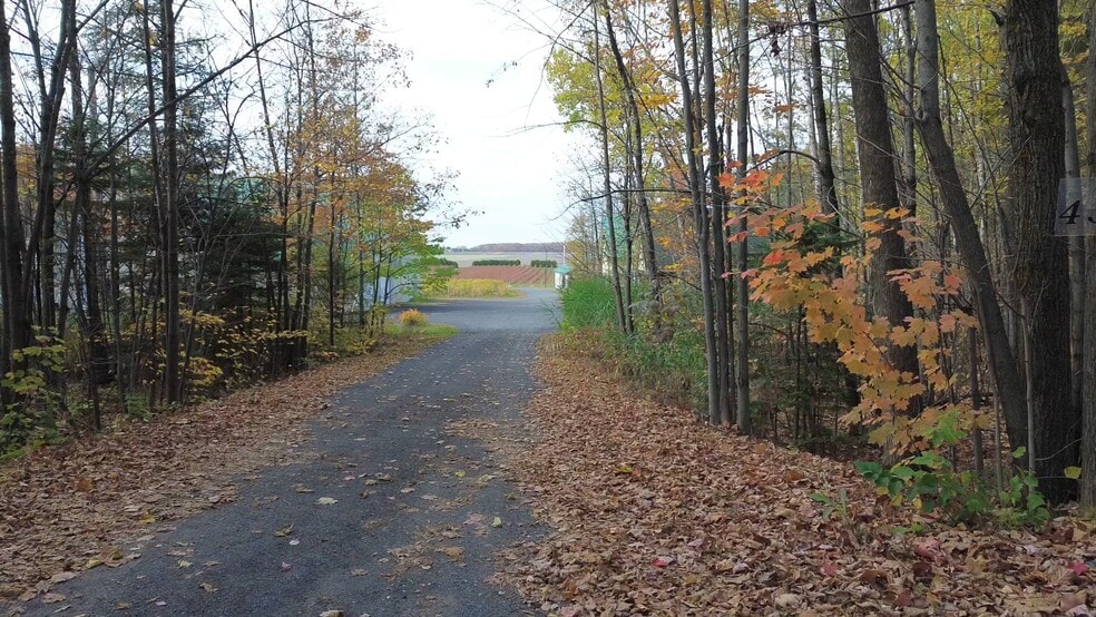 4310 Chem. du Cordon, Varennes, QC à vendre - Vidéo sur l’inscription commerciale - Image 2 de 3