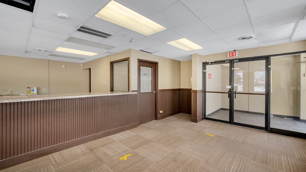 3751 W 79th St, Chicago, IL à louer - Photo du bâtiment - Image 2 de 12