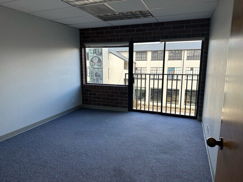 5441 S Macadam Ave, Portland, OR à louer - Photo intérieure - Image 3 de 20