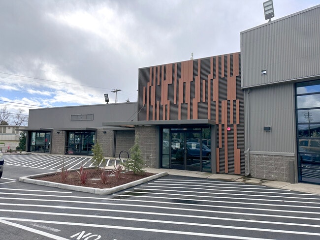 Plus de détails pour 1793 Silverton Rd NE, Salem, OR - Commerce de détail à louer