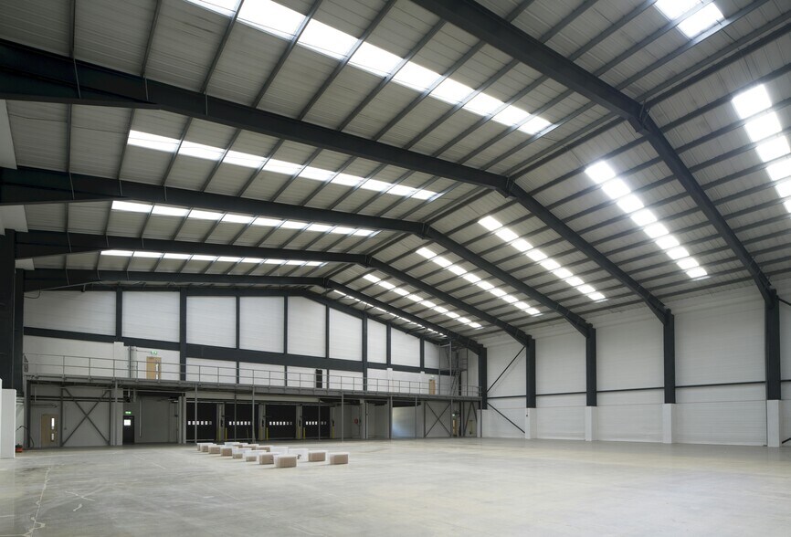 274-275 Abbeydale Rd, Wembley à louer - Photo du bâtiment - Image 2 de 5