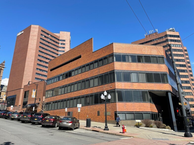 10 N Pearl St, Albany, NY à louer - Photo du bâtiment - Image 2 de 8