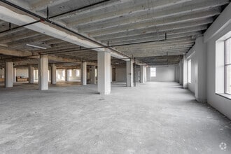 215 W Pershing Rd, Kansas City, MO for lease Interior Photo- Image 2 of 6