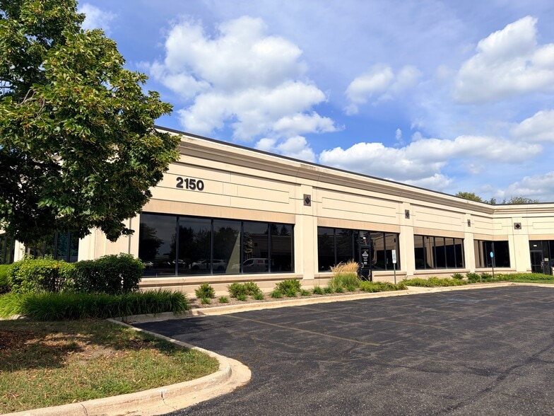 2150 Point Blvd, Elgin, IL for lease - Building Photo - Image 1 of 4