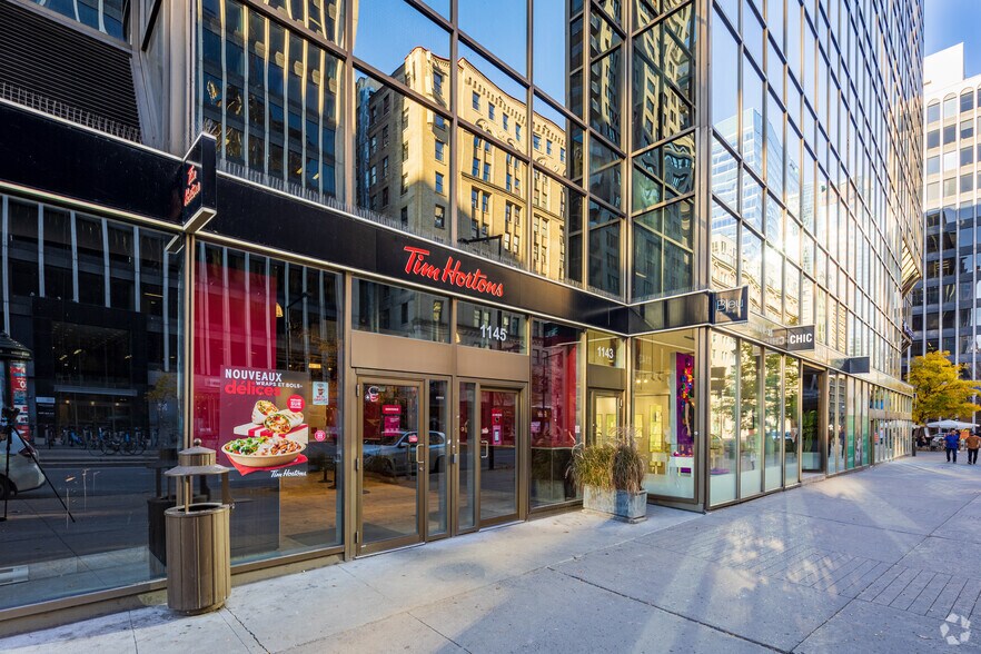 2000 Rue Peel, Montréal, QC à louer - Photo du bâtiment - Image 2 de 4