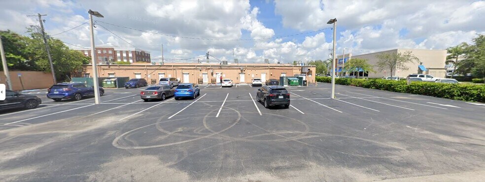 12727-12749 Biscayne Blvd, North Miami, FL à louer - Photo du bâtiment - Image 3 de 9