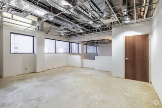 87 N Airlite St, Elgin, IL for lease Interior Photo- Image 2 of 4