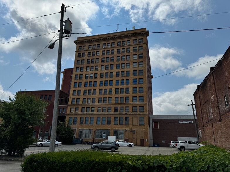 52 W Main St, Uniontown, PA for sale - Building Photo - Image 3 of 42