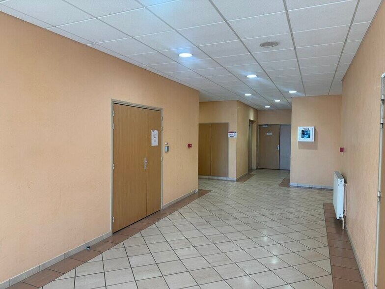 8 Rue Joseph Jacquard, Besançon à louer - Photo intérieure - Image 2 de 3
