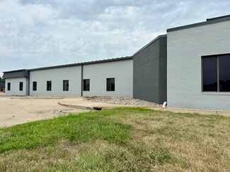 Plus de détails pour 110 Sergeant Square Dr, Sergeant Bluff, IA - Industriel à louer