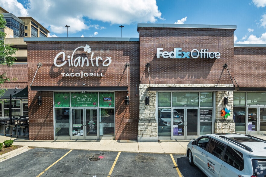 9500-9520 W Higgins Rd, Rosemont, IL for lease - Building Photo - Image 2 of 4