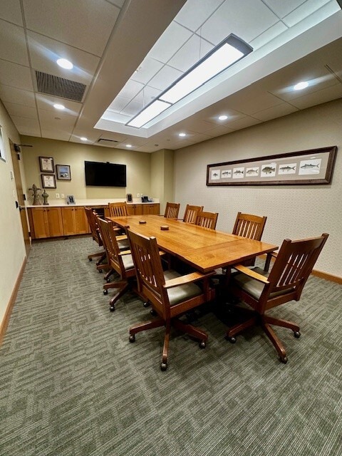 377 Oak St, Garden City, NY 11530 - Unité 406 - - Photo intérieure - Image 2 of 6