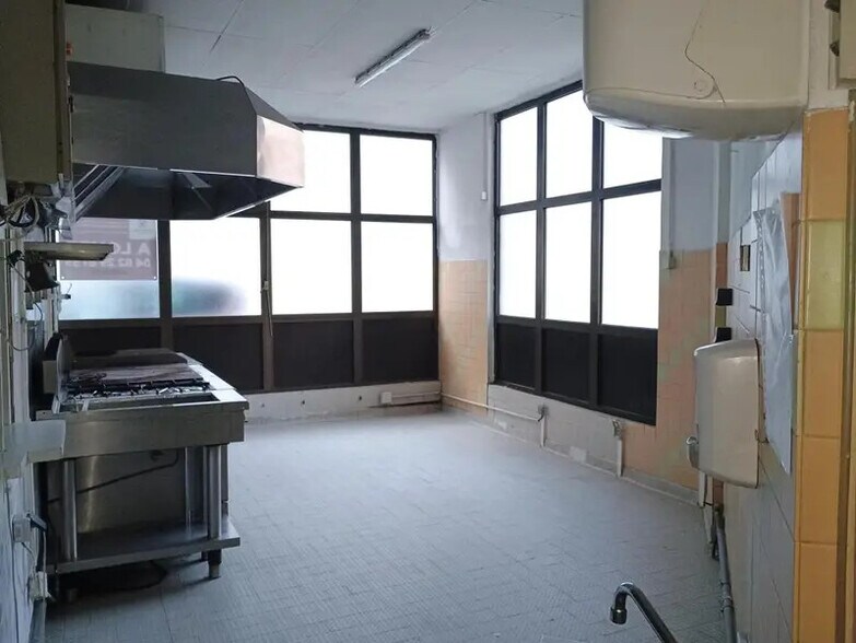 31 Rue Louis Guérin, Villeurbanne à louer - Photo du bâtiment - Image 3 de 9