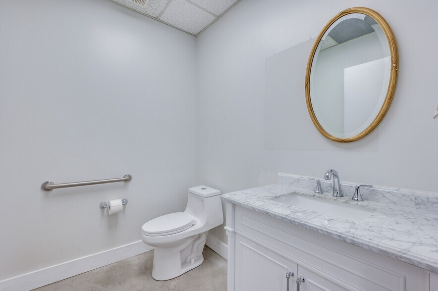 10606 Shady Trl, Dallas, TX à vendre - Photo intérieure - Image 3 de 32