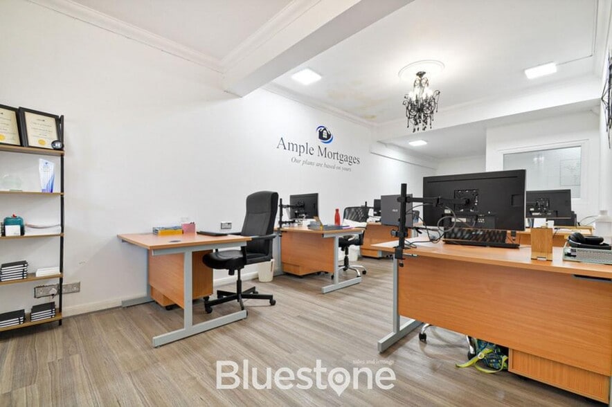 185 Caerleon Rd, Newport à vendre - Photo du bâtiment - Image 2 de 26