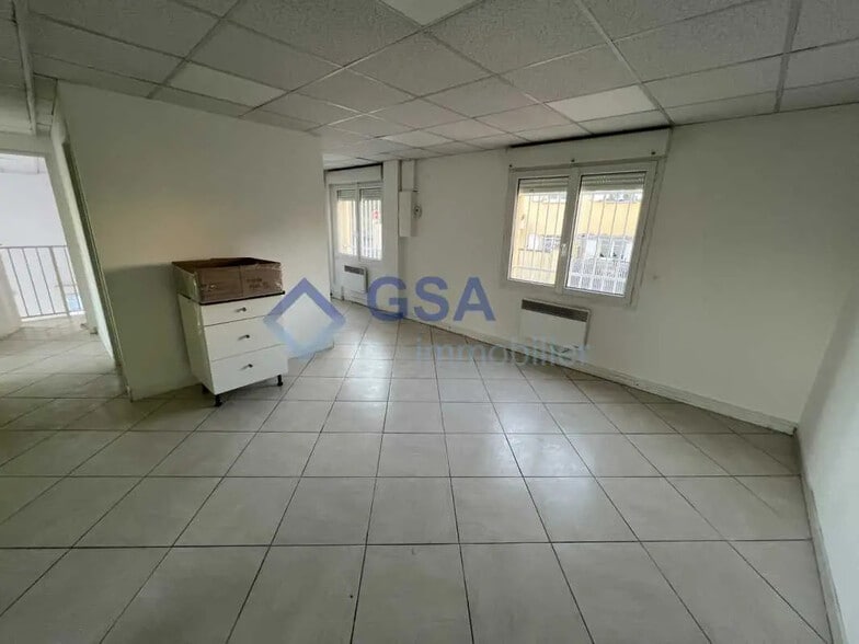 Office in Ris-Orangis for lease - Interior Photo - Image 3 of 6