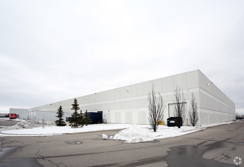 180 Biscayne Cres, Brampton, ON à louer - Photo du bâtiment - Image 3 de 3