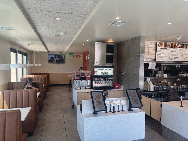 2000-2008 N Sepulveda Blvd, Manhattan Beach, CA for lease - Interior Photo - Image 3 of 5