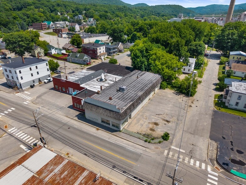 36 Main St, Mexico, ME à vendre - Photo du bâtiment - Image 2 de 5