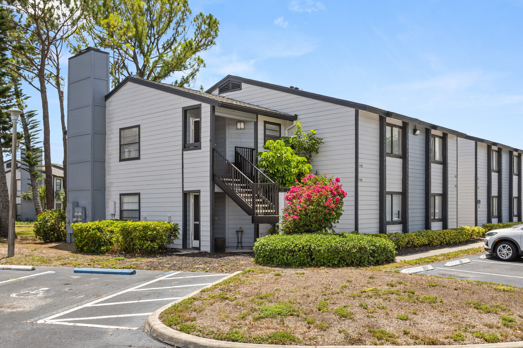 5933 28th Ave W, Bradenton, FL for sale Building Photo- Image 1 of 25